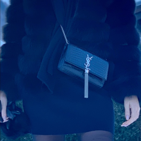 KATE SMALL CHAIN BAG WITH TASSEL IN EMBOSSED SHINY LEATHER - Picture 13 of 13